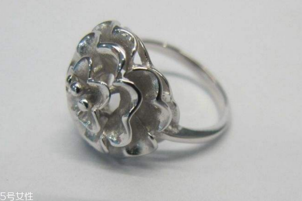 925銀戒指變黑怎么辦 恢復(fù)光澤很簡單 925銀戒指變黑怎么辦 恢復(fù)光澤很簡單