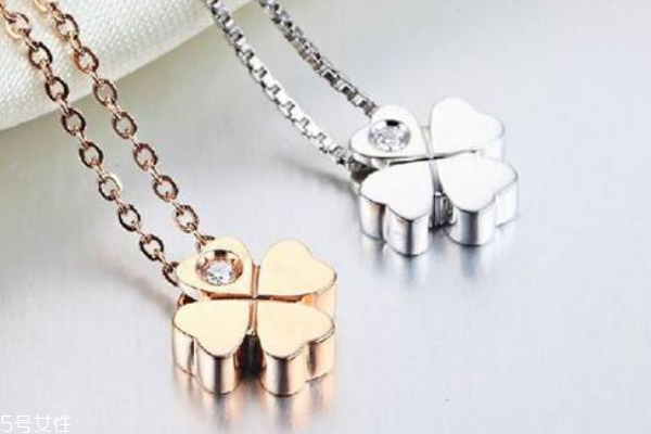 玫瑰金項(xiàng)鏈可以碰水嗎 項(xiàng)鏈可能會褪色 玫瑰金項(xiàng)鏈可以碰水嗎 項(xiàng)鏈可能會褪色