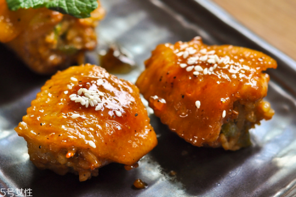 雞翅包飯好吃嗎 偶爾吃還可以 雞翅包飯好吃嗎 偶爾吃還可以