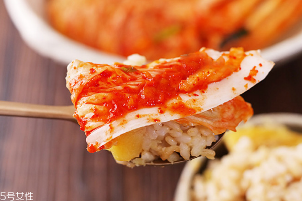 辣白菜能炒什么 炒五花肉是不錯的選擇 辣白菜能炒什么 炒五花肉是不錯的選擇