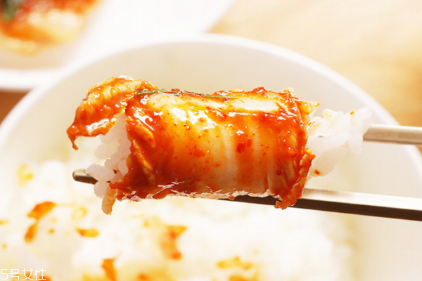 辣白菜能放白糖嗎 白糖是必須的 辣白菜能放白糖嗎 白糖是必須的