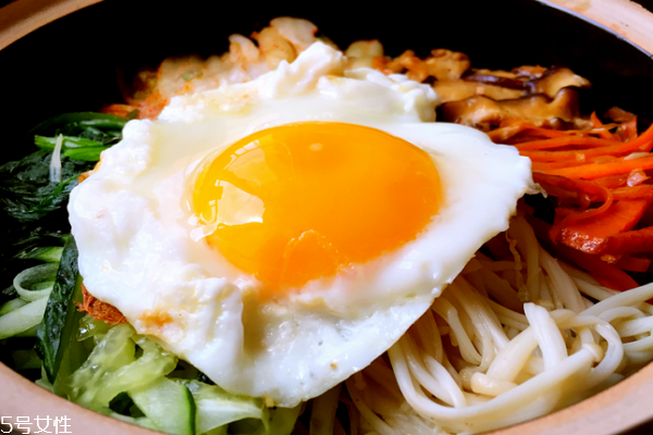 石鍋拌飯的醬是什么醬 韓國辣椒醬 石鍋拌飯的醬是什么醬 韓國辣椒醬