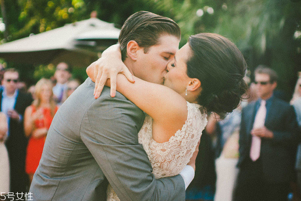 孕期性生活怎樣做最好 這些都要注意 孕期性生活怎樣做最好 這些都要注意