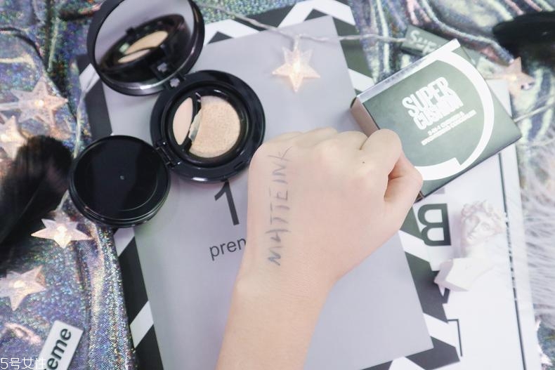 美寶蓮1+1氣墊男生可以用嗎 這款氣墊不分男女 美寶蓮1+1氣墊男生可以用嗎 這款氣墊不分男女