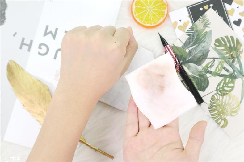 美寶蓮小金筆紅棕色試色 為小金筆狂打cal