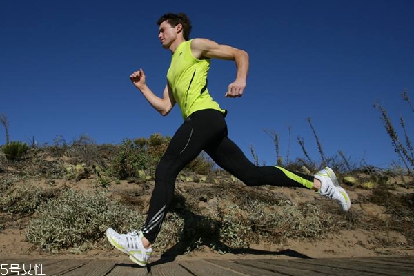 腹部脂肪厚怎么減掉 全身性運(yùn)動效果最好