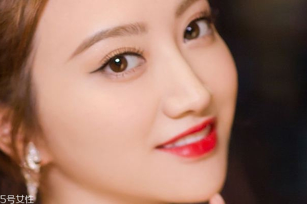 新手怎樣畫好眼妝 遵循4步驟告別手忙腳亂 新手怎樣畫好眼妝 遵循4步驟告別手忙腳亂