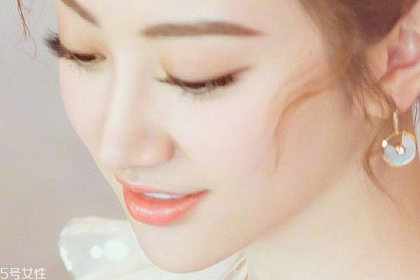 新手怎樣畫好眼妝 遵循4步驟告別手忙腳亂 新手怎樣畫好眼妝 遵循4步驟告別手忙腳亂