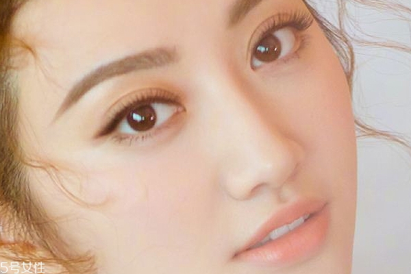 新手怎樣畫好眼妝 遵循4步驟告別手忙腳亂 新手怎樣畫好眼妝 遵循4步驟告別手忙腳亂