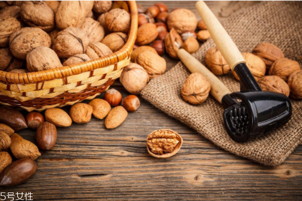 健身的人為什么不吃蛋黃 注意營養(yǎng)均衡 健身的人為什么不吃蛋黃 注意營養(yǎng)均衡