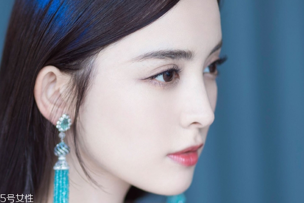 腮紅應(yīng)該涂在什么位置 5個(gè)地方召喚嘭嘭紅潤(rùn)肌 腮紅應(yīng)該涂在什么位置 5個(gè)地方召喚嘭嘭紅潤(rùn)肌