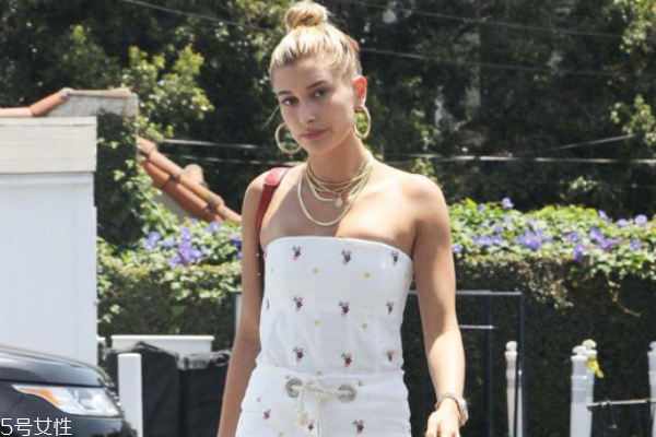 女生怎么打扮顯高 這四點(diǎn)要學(xué)會