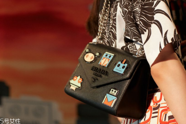 prada七夕限量版包多少錢 萌化人心 prada七夕限量版包多少錢 萌化人心