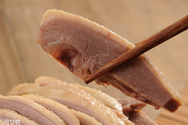 鴨肉與什么搭配最好 這幾個最搭 鴨肉與什么搭配最好 這幾個最搭