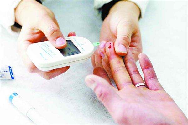 糖尿病飲食需謹(jǐn)慎 三個(gè)問(wèn)題要注意 糖尿病飲食需謹(jǐn)慎 三個(gè)問(wèn)題要注意