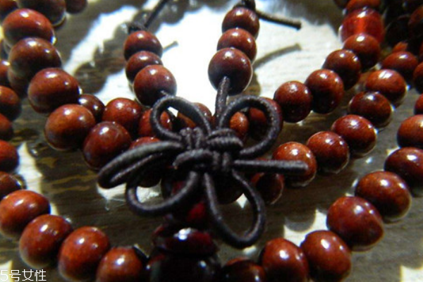 檀木手串多少錢 別被商家騙了 檀木手串多少錢 別被商家騙了