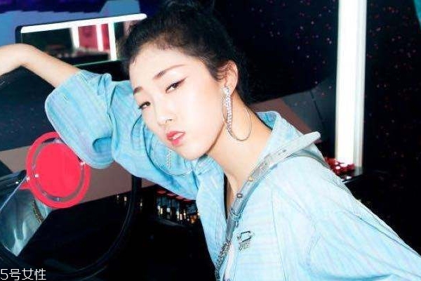 長(zhǎng)挑眼適合什么顏色眼影 非常適合走冷艷風(fēng) 長(zhǎng)挑眼適合什么顏色眼影 非常適合走冷艷風(fēng)