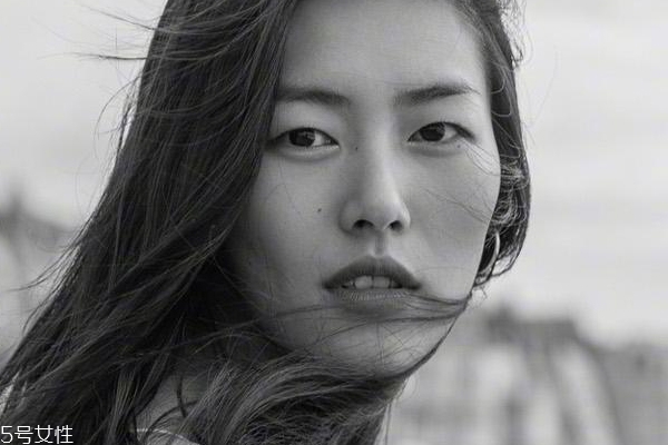 內雙眼皮怎么畫眼影 這么畫不單調更靈動