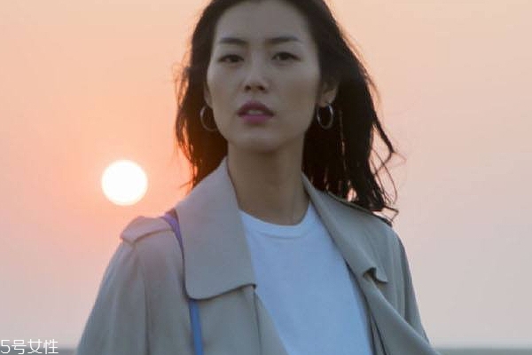 內雙眼皮怎么畫眼影 這么畫不單調更靈動