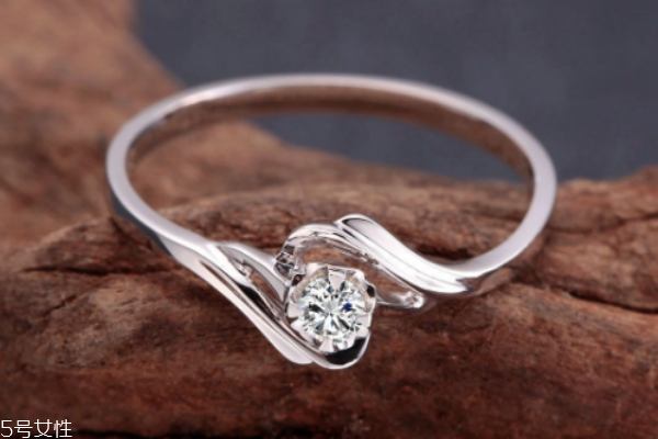 鉑金戒指為什么會變黃 要定期清洗 鉑金戒指為什么會變黃 要定期清洗