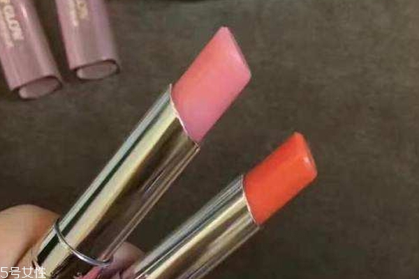 妝前打底用什么潤唇膏好 這種潤唇膏不影響妝效 妝前打底用什么潤唇膏好 這種潤唇膏不影響妝效