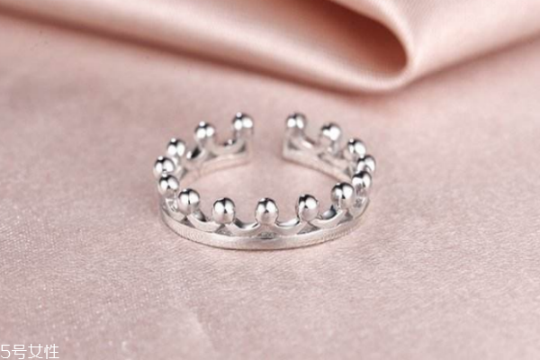 鉑金戒指一般多少克 款式適合就好 鉑金戒指一般多少克 款式適合就好