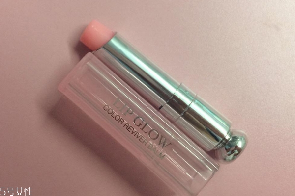 潤唇膏能消唇紋嗎 2種唇紋需要潤唇膏 潤唇膏能消唇紋嗎 2種唇紋需要潤唇膏