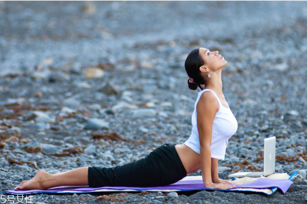 練瑜伽后多久可以喝水 練瑜伽后不能立即喝水 練瑜伽后多久可以喝水 練瑜伽后不能立即喝水