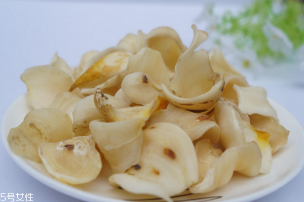 干百合要泡多久 看用什么水 干百合要泡多久 看用什么水