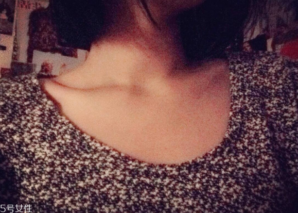 修容棒怎么畫鎖骨圖解 4步輕松打造性感瘦削鎖骨 修容棒怎么畫鎖骨圖解 4步輕松打造性感瘦削鎖骨