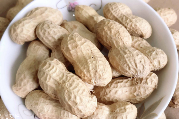 花生和葡萄能一起吃嗎 它們不相克 花生和葡萄能一起吃嗎 它們不相克