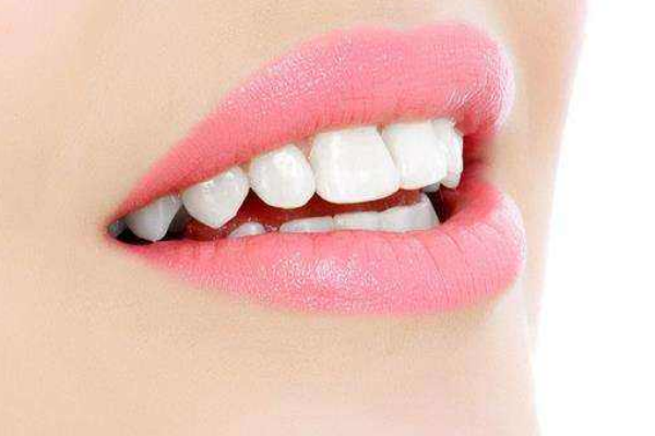 生活中牙齒美白方法 生活中牙齒美白方法