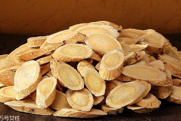 黃芪怎么泡水 加點(diǎn)料更好 黃芪怎么泡水 加點(diǎn)料更好