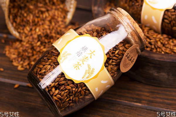 大麥茶為什么有咖啡味 因為大麥茶是炒制的 大麥茶為什么有咖啡味 因為大麥茶是炒制的