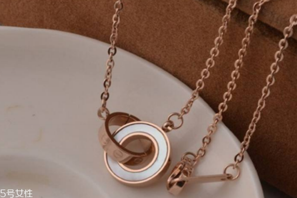 卡地亞項鏈可以刻字嗎 刻上愛的箴言 卡地亞項鏈可以刻字嗎 刻上愛的箴言