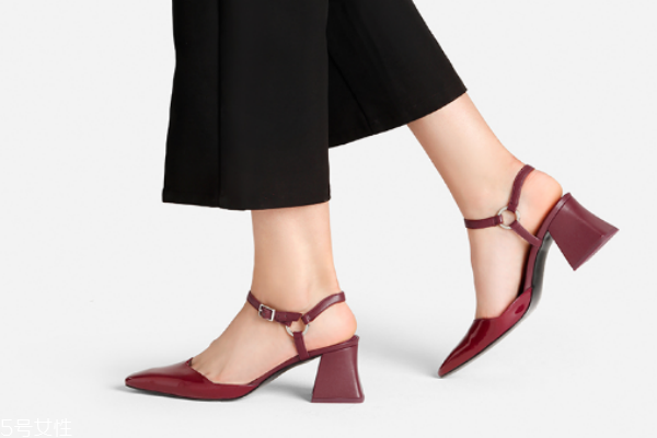 小ck的鞋子碼數(shù)偏大嗎 承包了整個時尚圈 小ck的鞋子碼數(shù)偏大嗎 承包了整個時尚圈