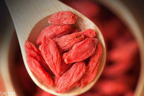 枸杞為什么會掉色 胡蘿卜素的原因 枸杞為什么會掉色 胡蘿卜素的原因