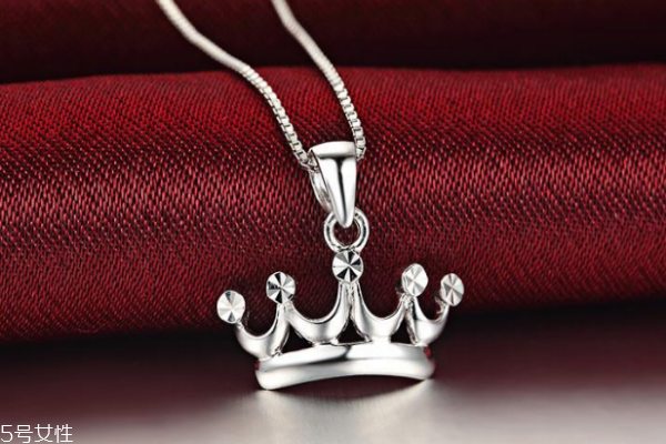 鉑金項(xiàng)鏈為什么會(huì)變黑 這些都是元兇