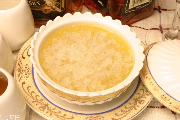 燕窩顏色黃黃的好不好 黃得不均勻才是好燕窩 燕窩顏色黃黃的好不好 黃得不均勻才是好燕窩