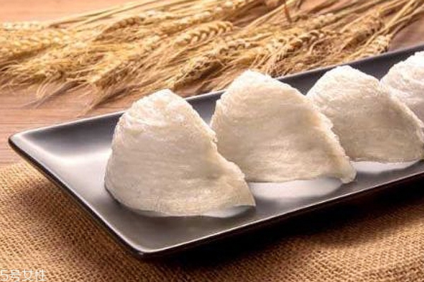 燕窩顏色黃黃的好不好 黃得不均勻才是好燕窩 燕窩顏色黃黃的好不好 黃得不均勻才是好燕窩