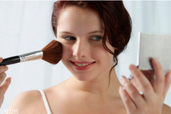 方形臉腮紅的畫法 方形臉腮紅的畫法