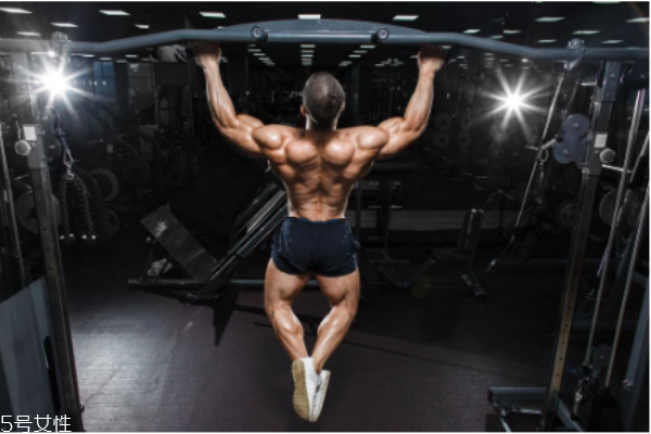 引體向上一天做多少個(gè)合適 練習(xí)引體向上的注意事項(xiàng) 引體向上一天做多少個(gè)合適 練習(xí)引體向上的注意事項(xiàng)