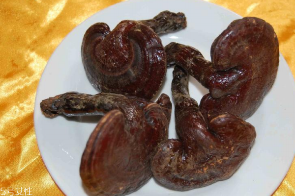 靈芝會(huì)上火嗎 不會(huì)出現(xiàn)上火現(xiàn)象 靈芝會(huì)上火嗎 不會(huì)出現(xiàn)上火現(xiàn)象