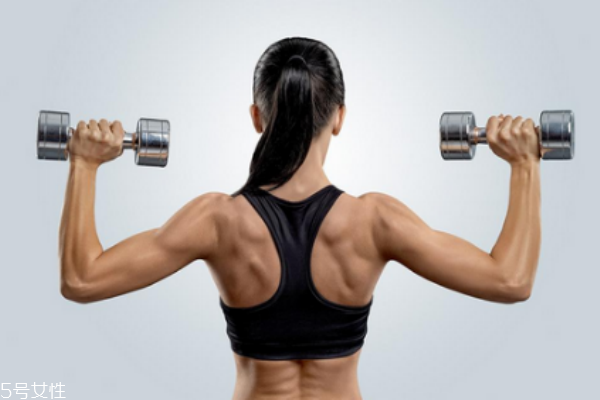 引體向上可以練腹肌嗎 練腹肌這樣做 引體向上可以練腹肌嗎 練腹肌這樣做