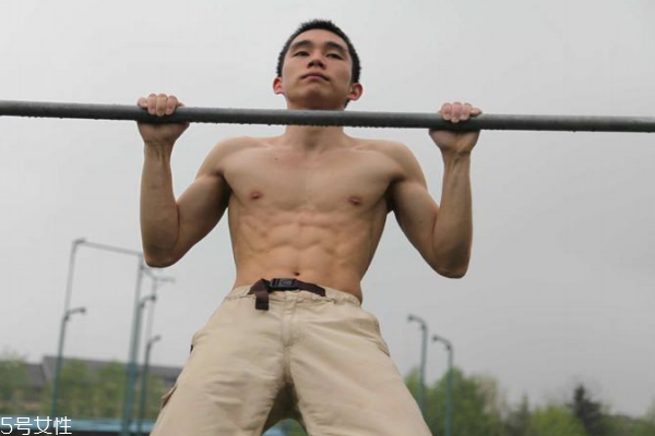 引體向上可以長(zhǎng)高嗎 這樣做才能長(zhǎng)高 引體向上可以長(zhǎng)高嗎 這樣做才能長(zhǎng)高