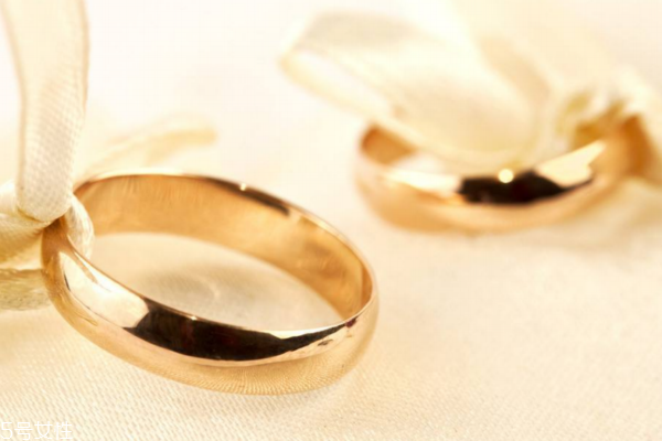 黃金戒指會越戴越大嗎 不會特別明顯 黃金戒指會越戴越大嗎 不會特別明顯
