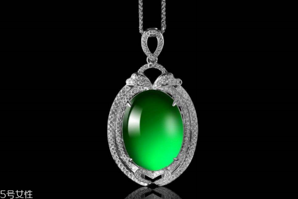 翡翠吊墜怎么鑒定真假 這幾點(diǎn)就能看出 翡翠吊墜怎么鑒定真假 這幾點(diǎn)就能看出