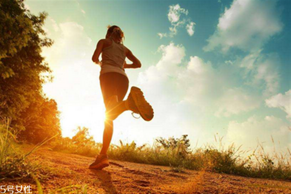 長(zhǎng)期堅(jiān)持跑步的好處 天然保養(yǎng)品 長(zhǎng)期堅(jiān)持跑步的好處 天然保養(yǎng)品