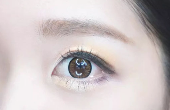 甜美約會妝的特點 只需三招迷醉他的心 甜美約會妝的特點 只需三招迷醉他的心