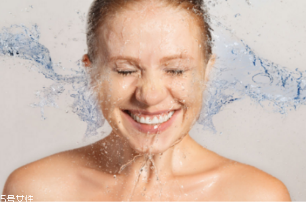 跑步前洗臉還是跑步后 跑步前的準(zhǔn)備工作 跑步前洗臉還是跑步后 跑步前的準(zhǔn)備工作